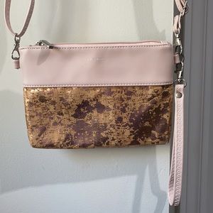 NWOT Pixie Mood Small Nicole Crossbody Bag/Wristlet in Pink/Metallic Gold